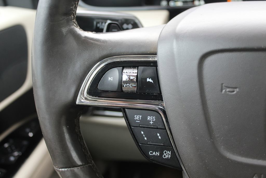 Used 2019 Lincoln Navigator Reserve AWD/4WD image 11