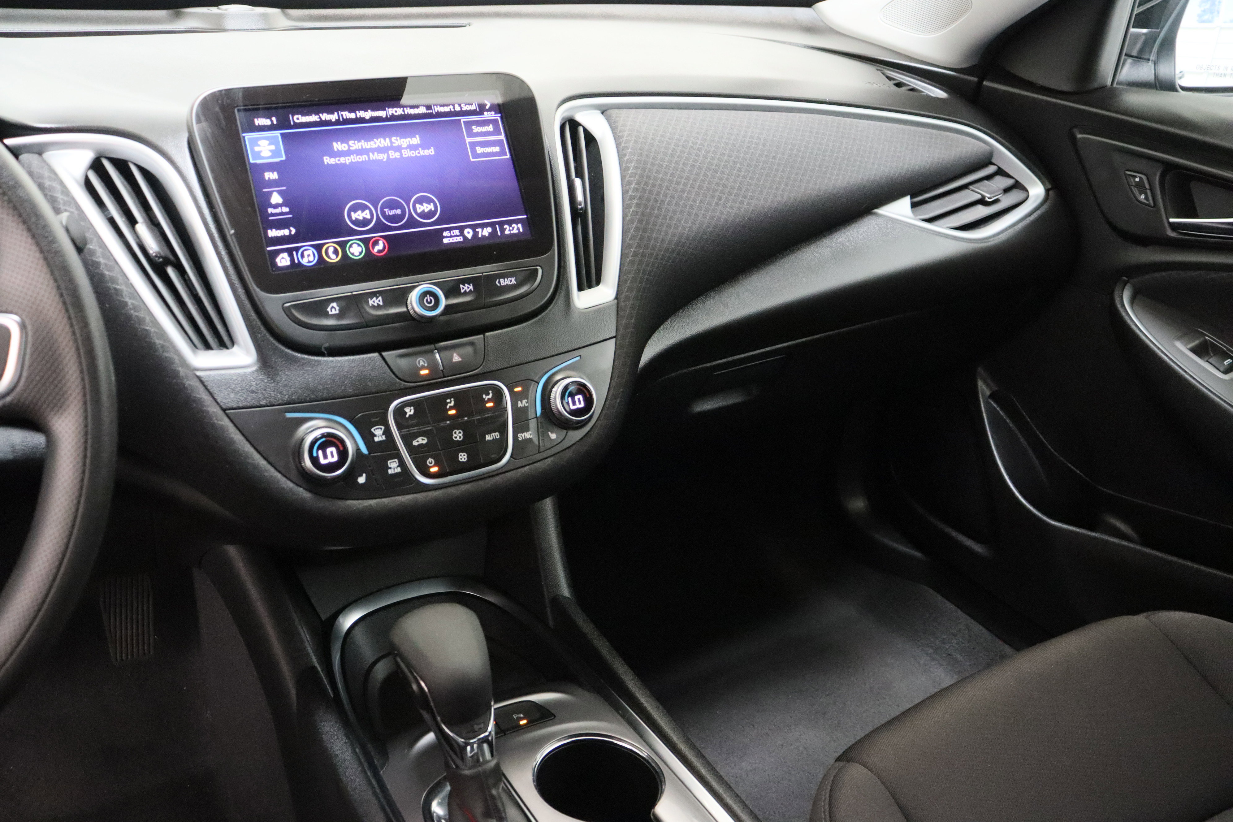 Used 2024 Chevrolet Malibu LT FWD image 16