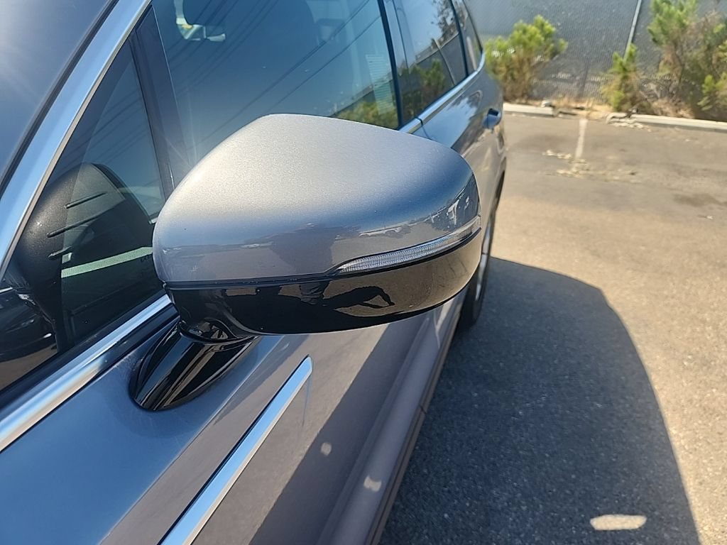Certified 2023 Kia Sorento LX FWD image 6