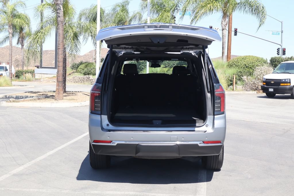 Used 2025 Chevrolet Suburban LT AWD/4WD image 33