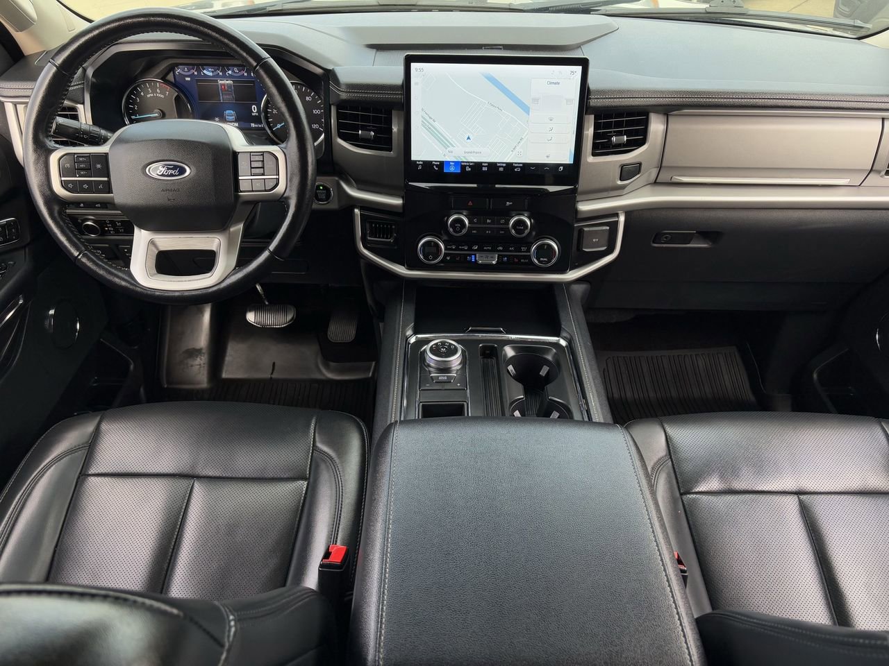 Used 2023 Ford Expedition XLT image 12