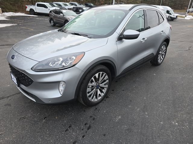 Certified 2022 Ford Escape Titanium image 3