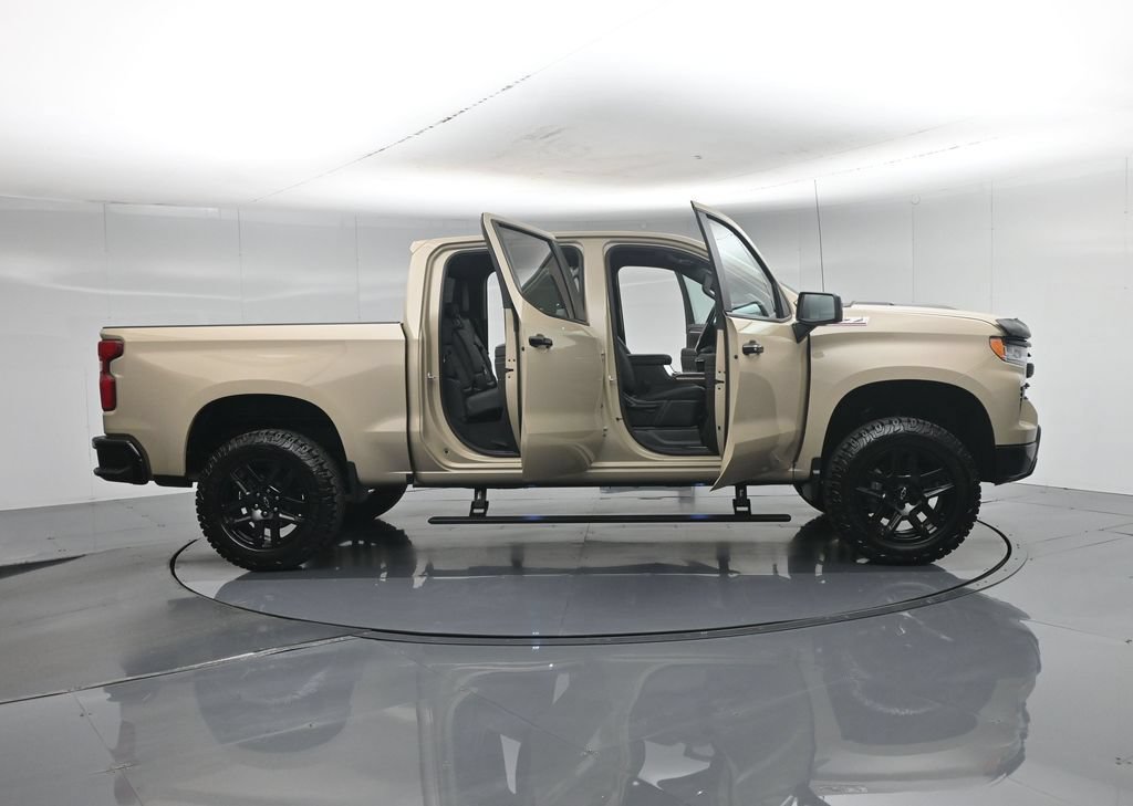 Used 2022 Chevrolet Silverado 1500 LT Trail Boss w/ Convenience Package II AWD/4WD image 4
