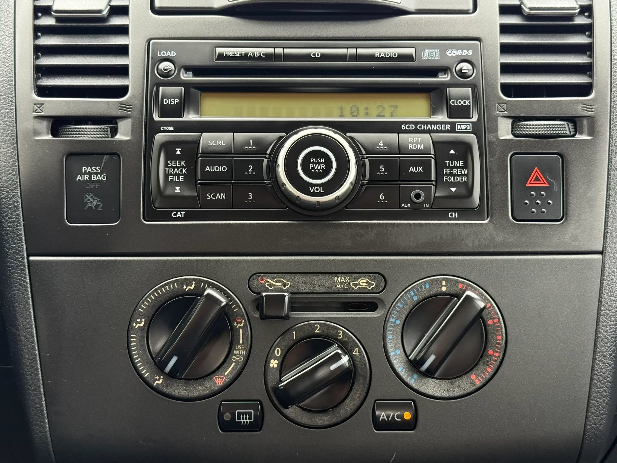 Used 2009 Nissan Versa Sedan w/ Convenience Pkg FWD image 30