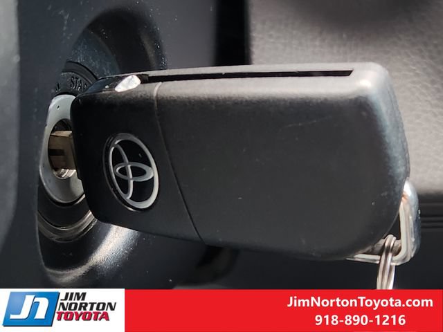 Used 2021 Toyota Camry LE FWD image 21