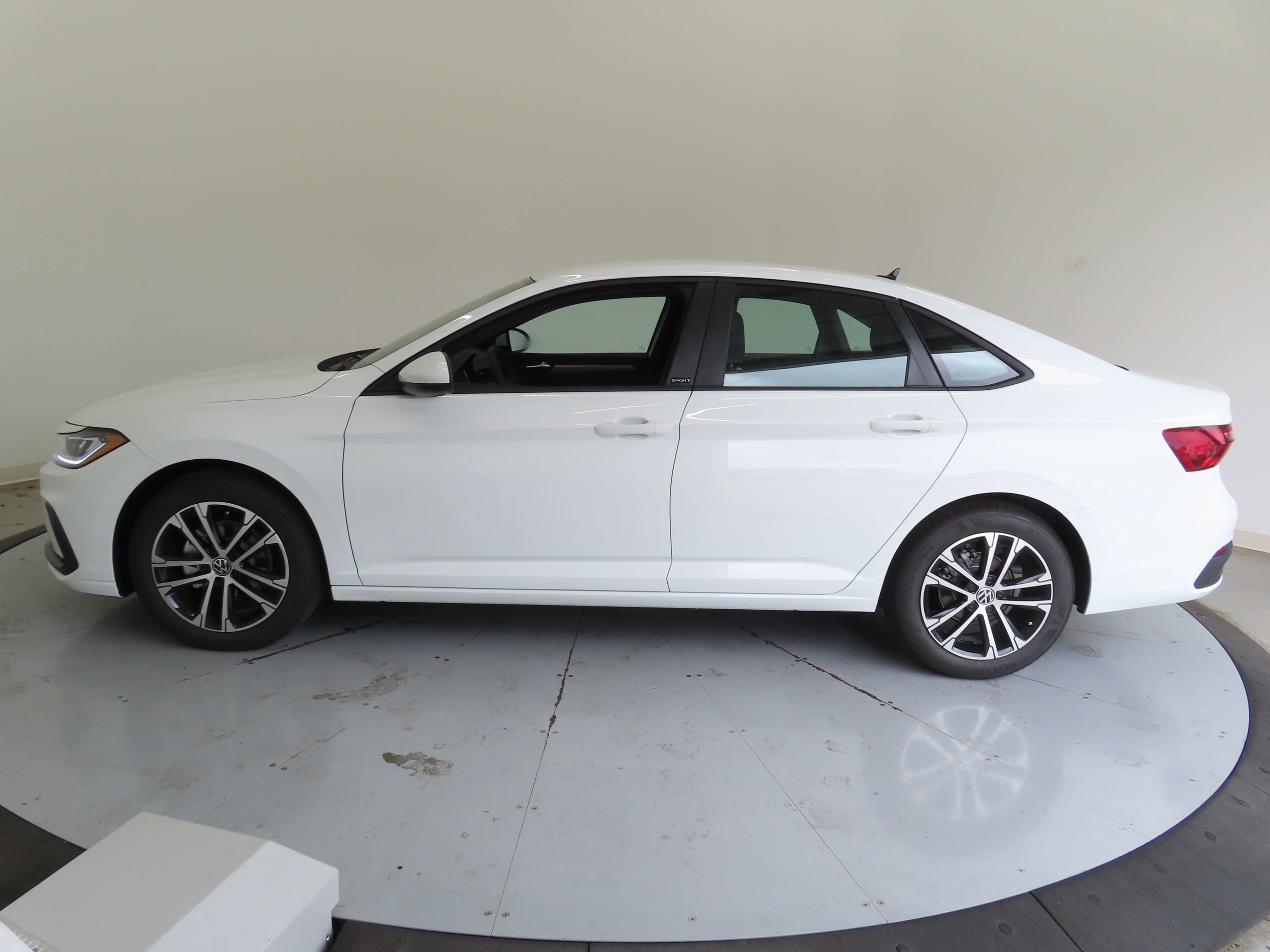 New 2026 Volkswagen Jetta Sport FWD image 6