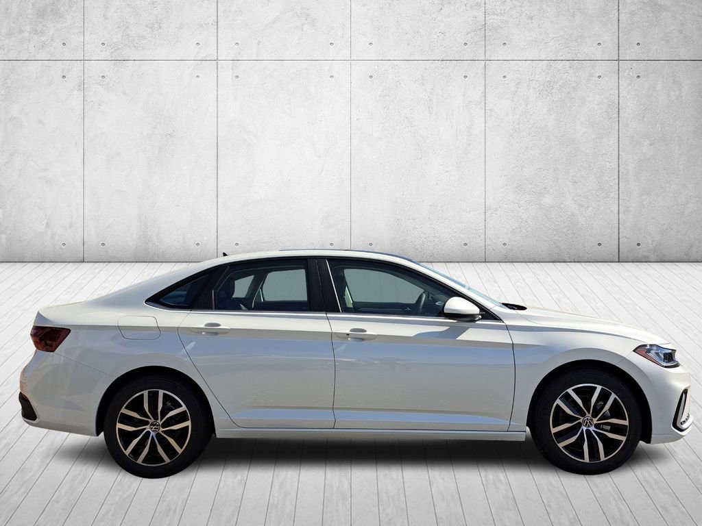 New 2026 Volkswagen Jetta SE image 4