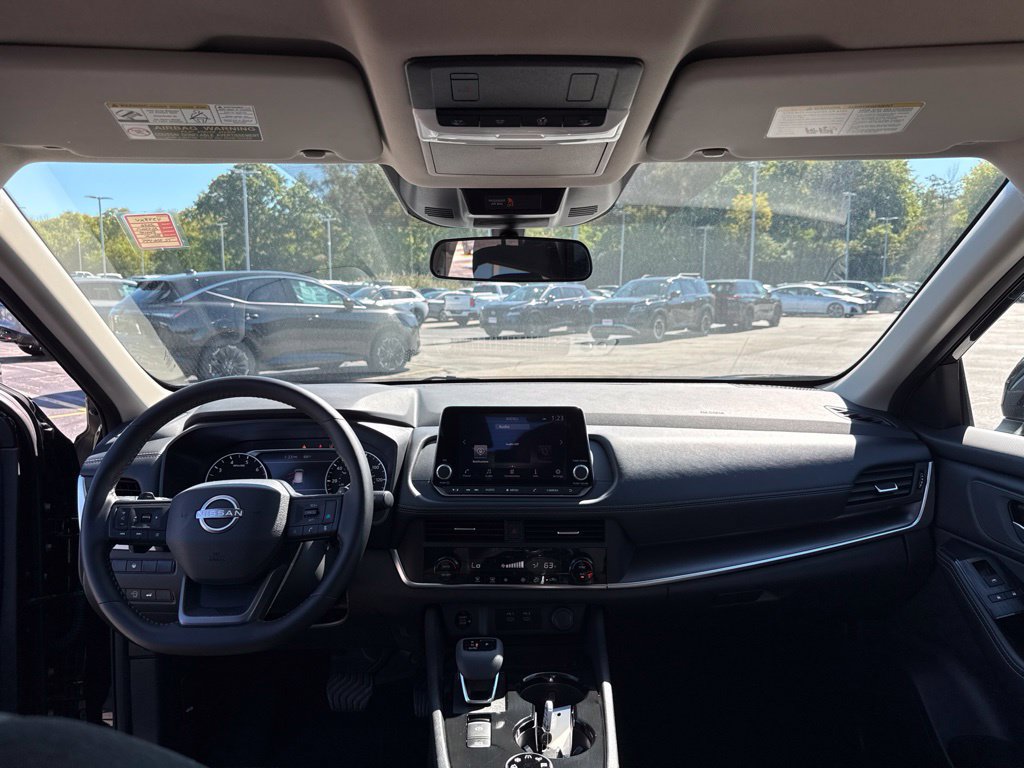 Certified 2026 Nissan Rogue SV AWD/4WD image 23