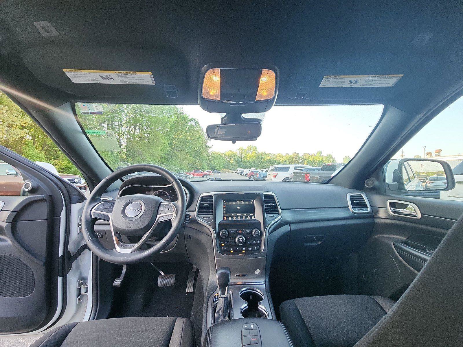 Used 2020 Jeep Grand Cherokee Laredo AWD/4WD image 20