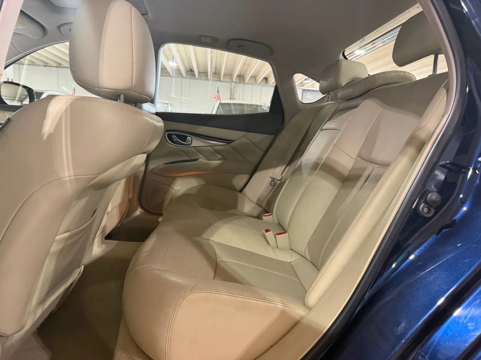 Used 2015 INFINITI Q70 3.7 AWD/4WD image 12