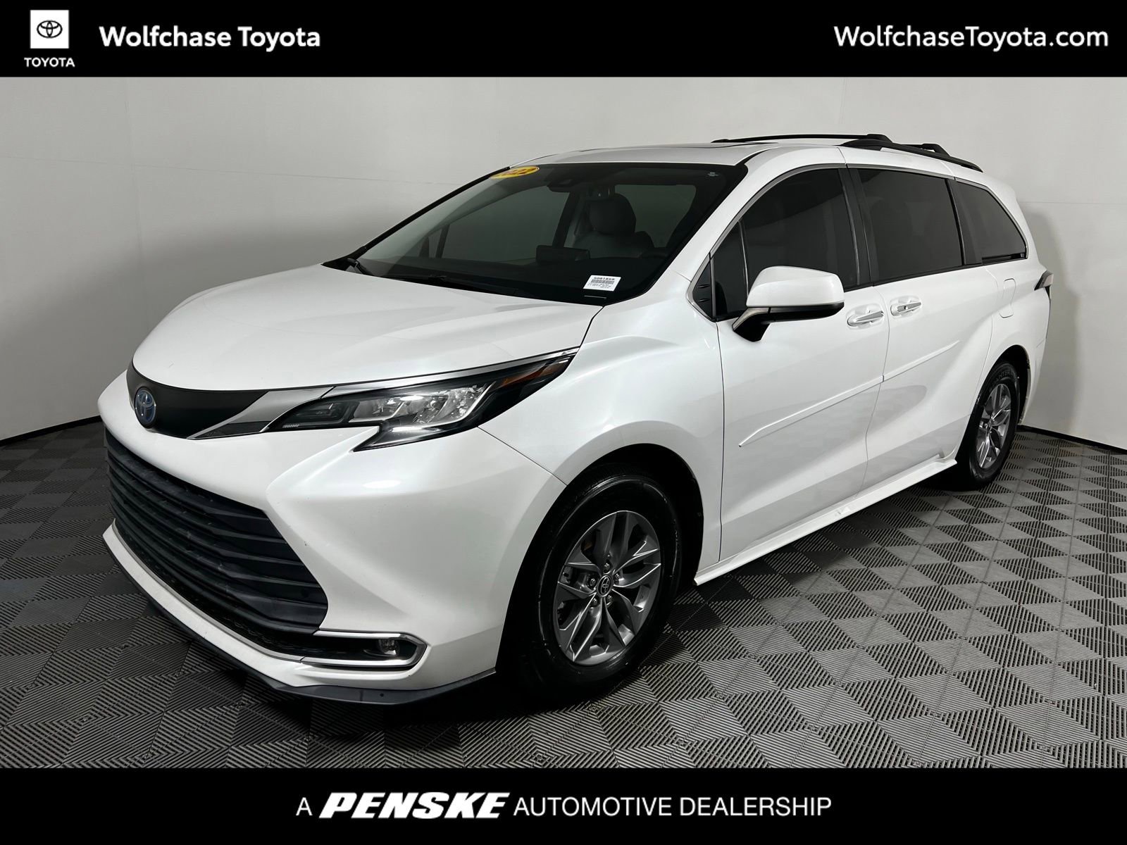 Used 2022 Toyota Sienna XLE
