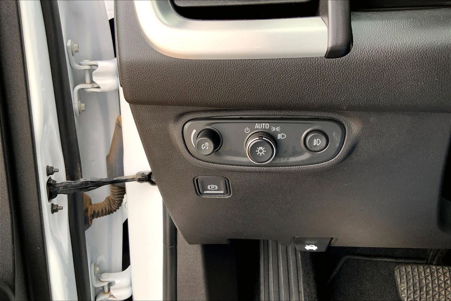 Used 2022 GMC Terrain SLT FWD image 36