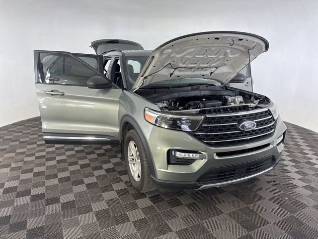 Used 2020 Ford Explorer XLT w/ Equipment Group 202A image 12