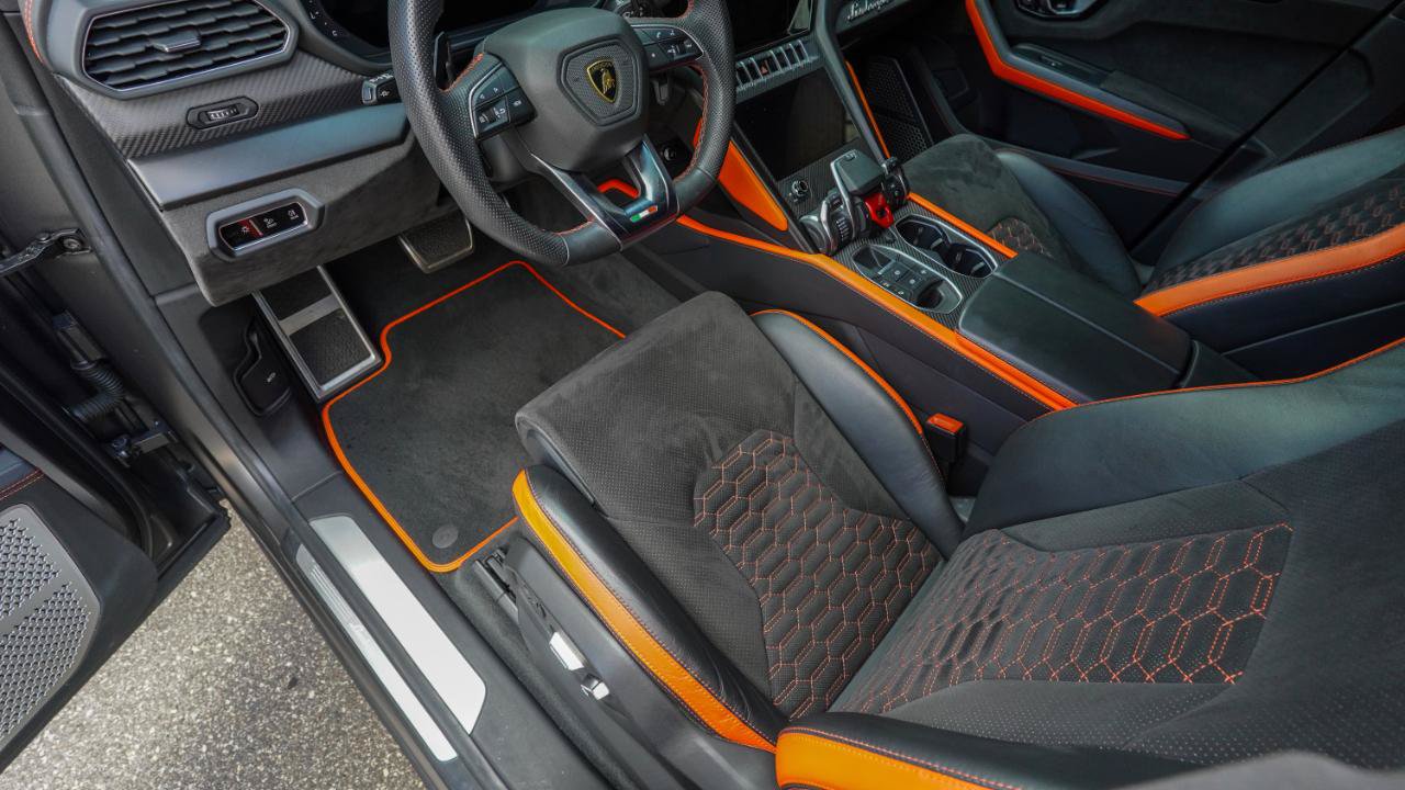 Used 2022 Lamborghini Urus AWD/4WD image 8