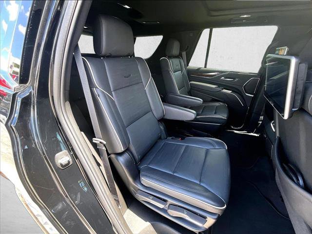 Used 2023 Cadillac Escalade Premium Luxury RWD image 29