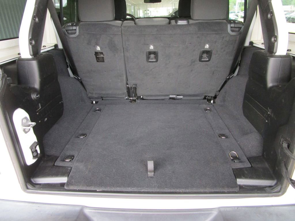 Used 2019 Jeep Wrangler Unlimited Sport image 13