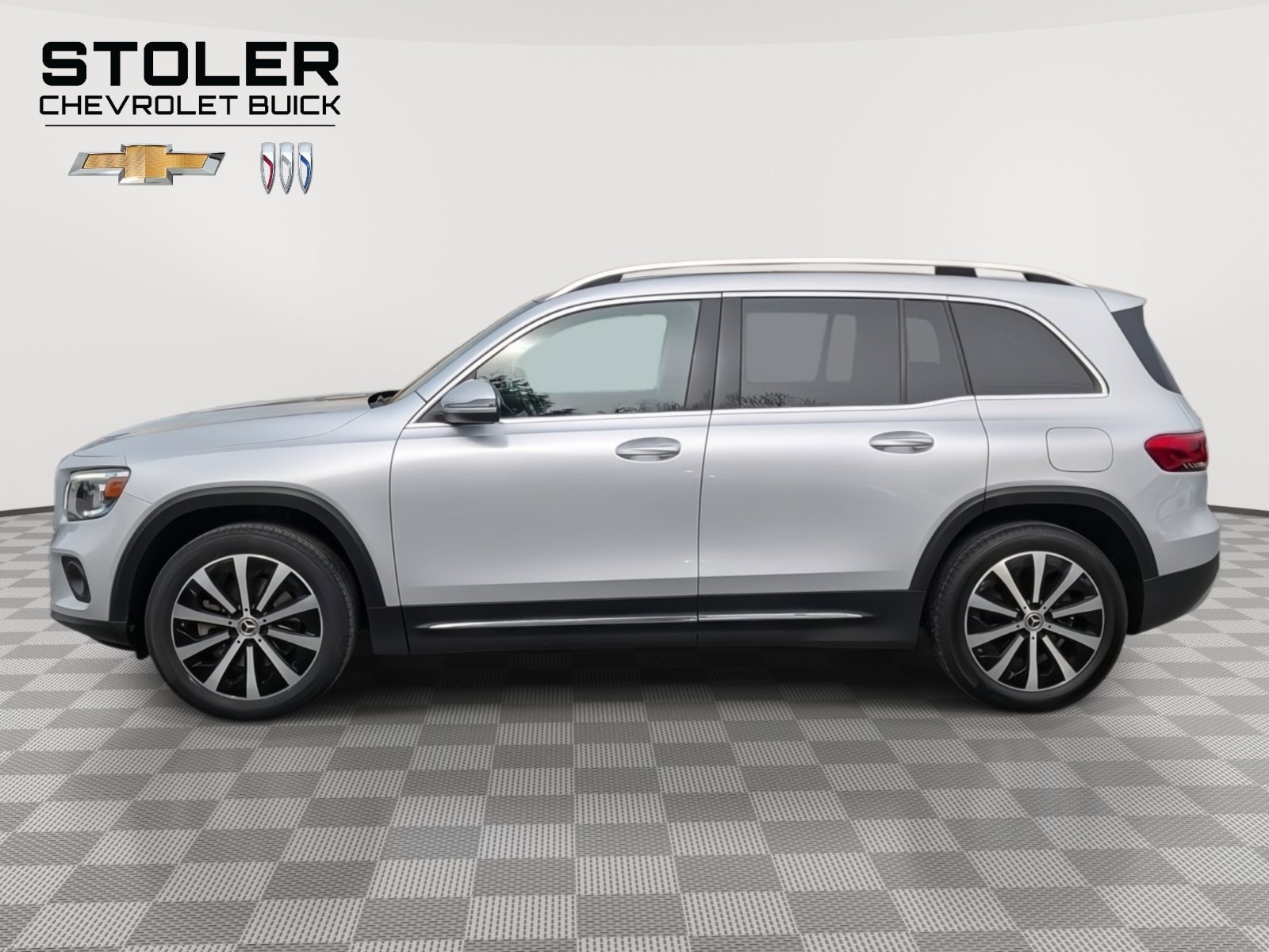 Used 2021 Mercedes-Benz GLB 250 4MATIC image 2