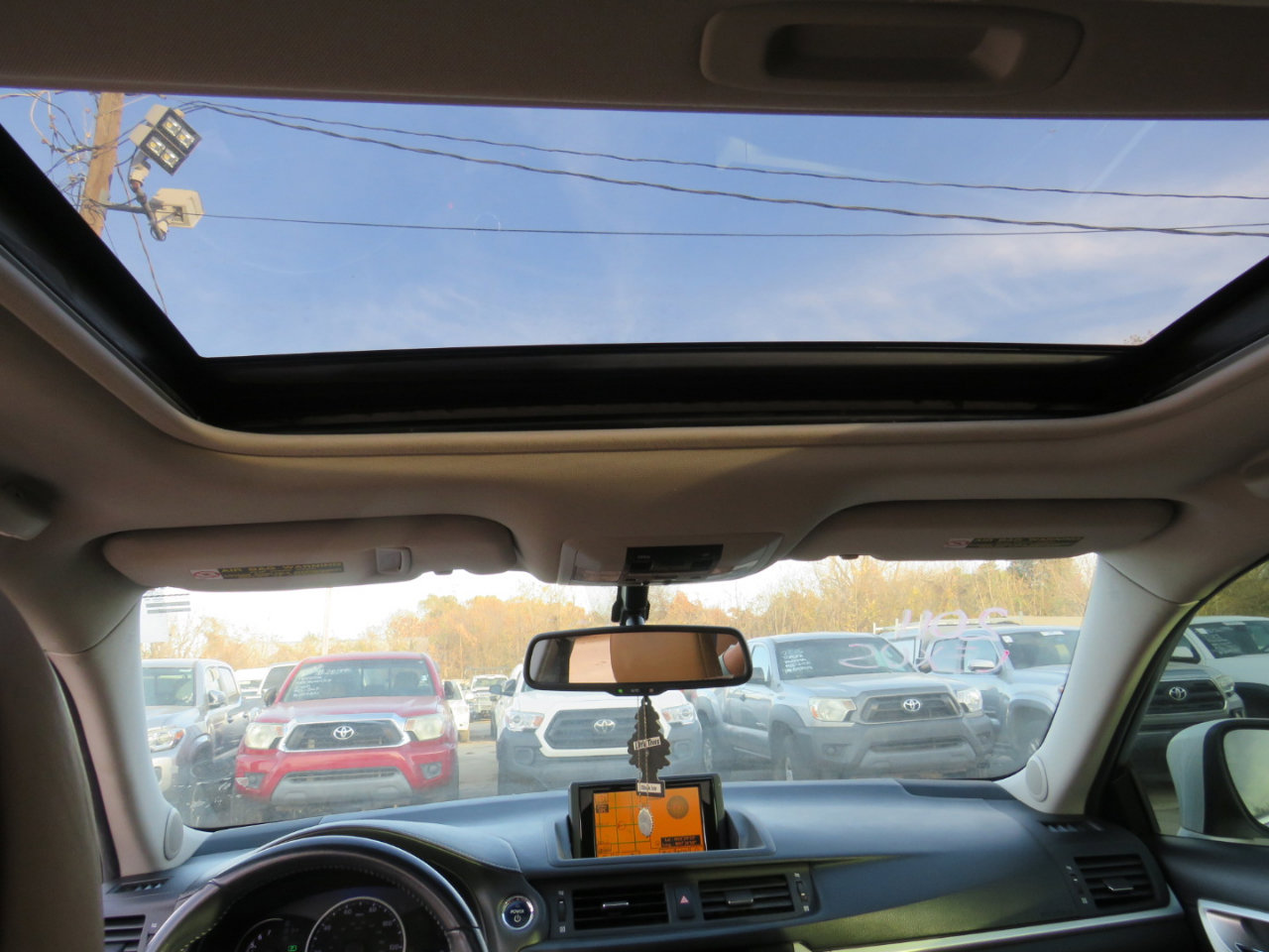 Used 2011 Lexus CT 200h image 25