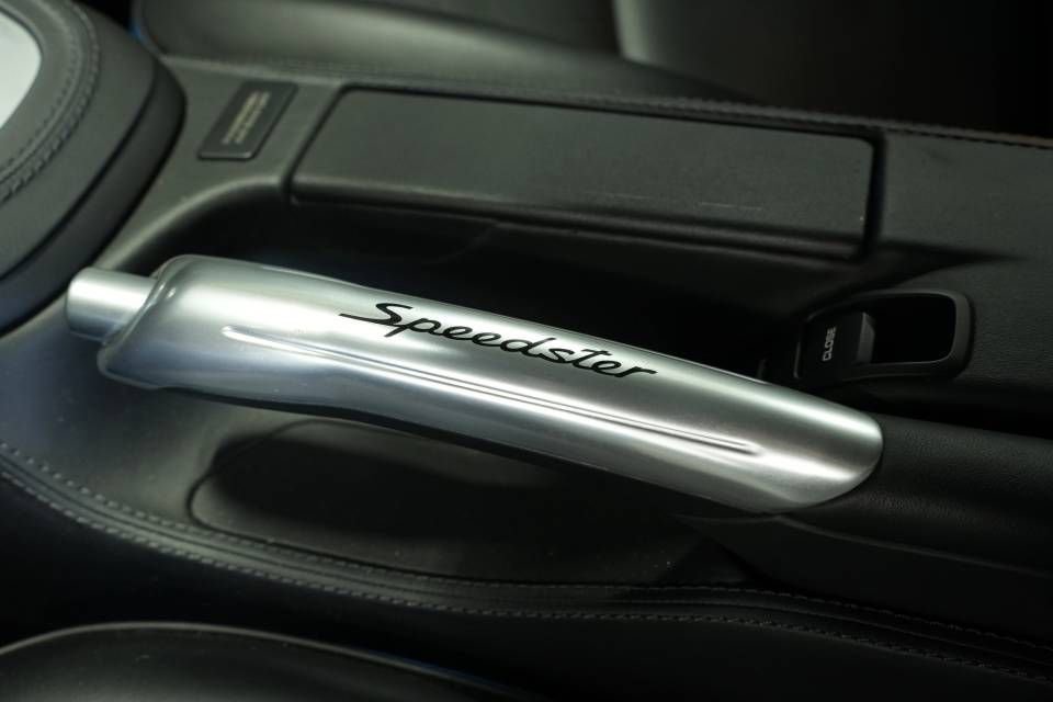 Used 2011 Porsche 911 Speedster image 34