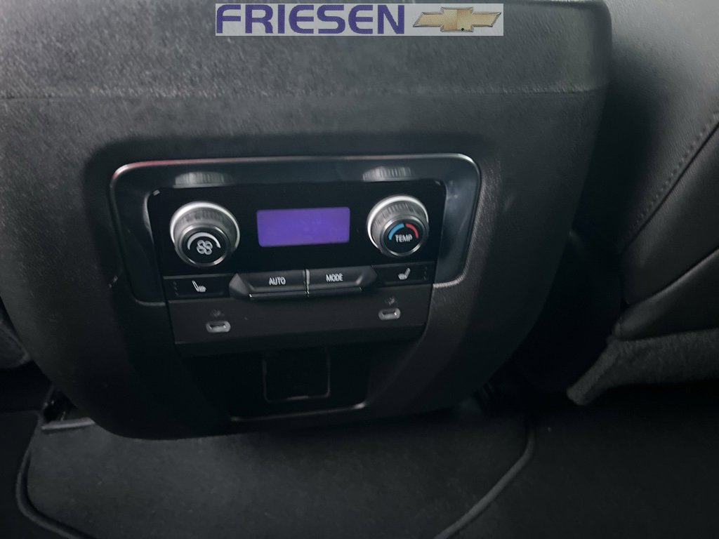 Used 2023 Chevrolet Suburban High Country image 13