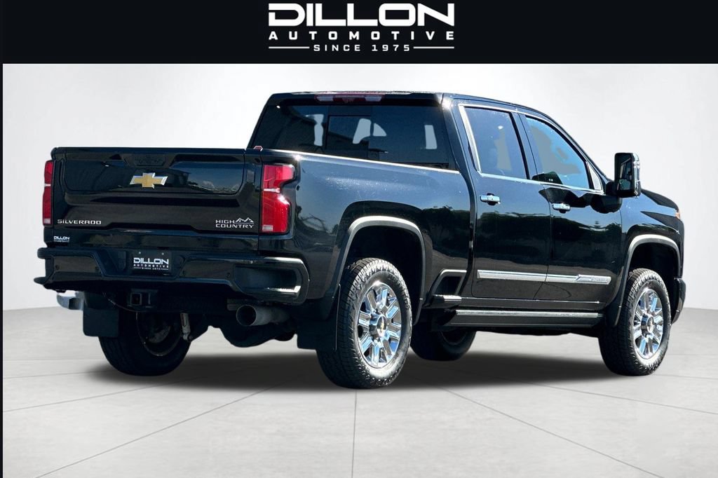 Used 2024 Chevrolet Silverado 2500 High Country w/ High Country Premium Package AWD/4WD image 4