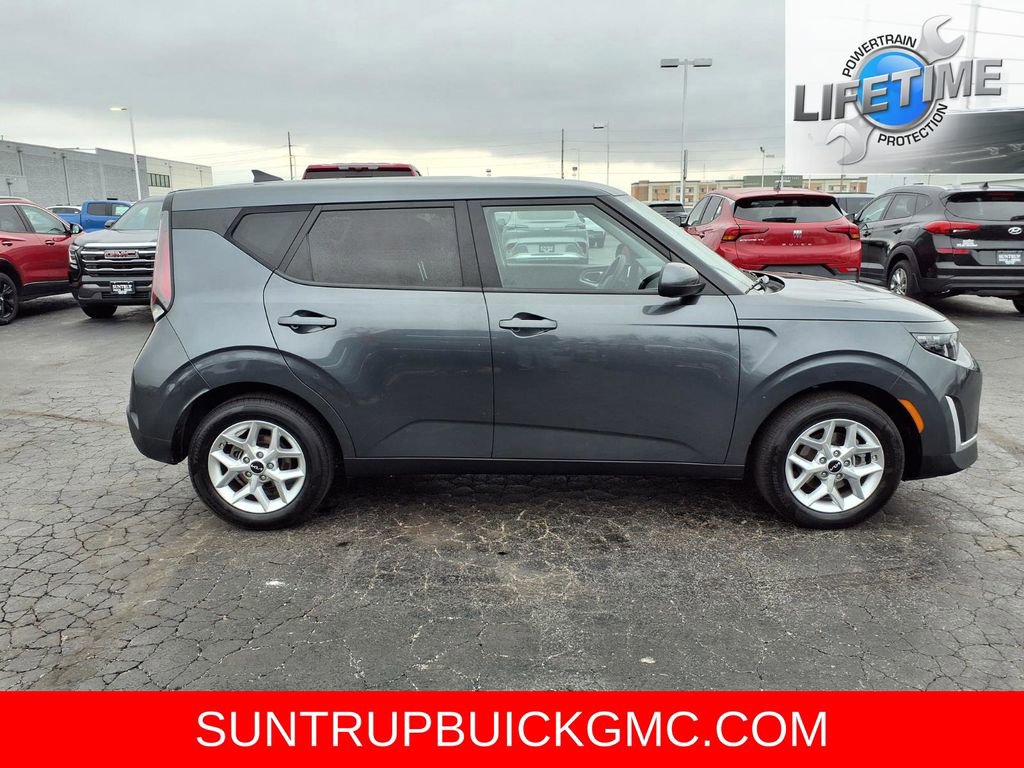 Used 2024 Kia Soul LX w/ Option Group 015 video 2