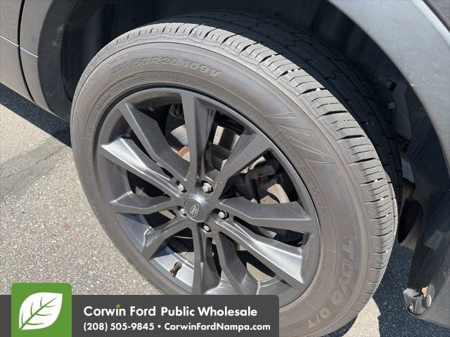 Used 2017 Ford Explorer XLT w/ Equipment Group 202A FWD image 11