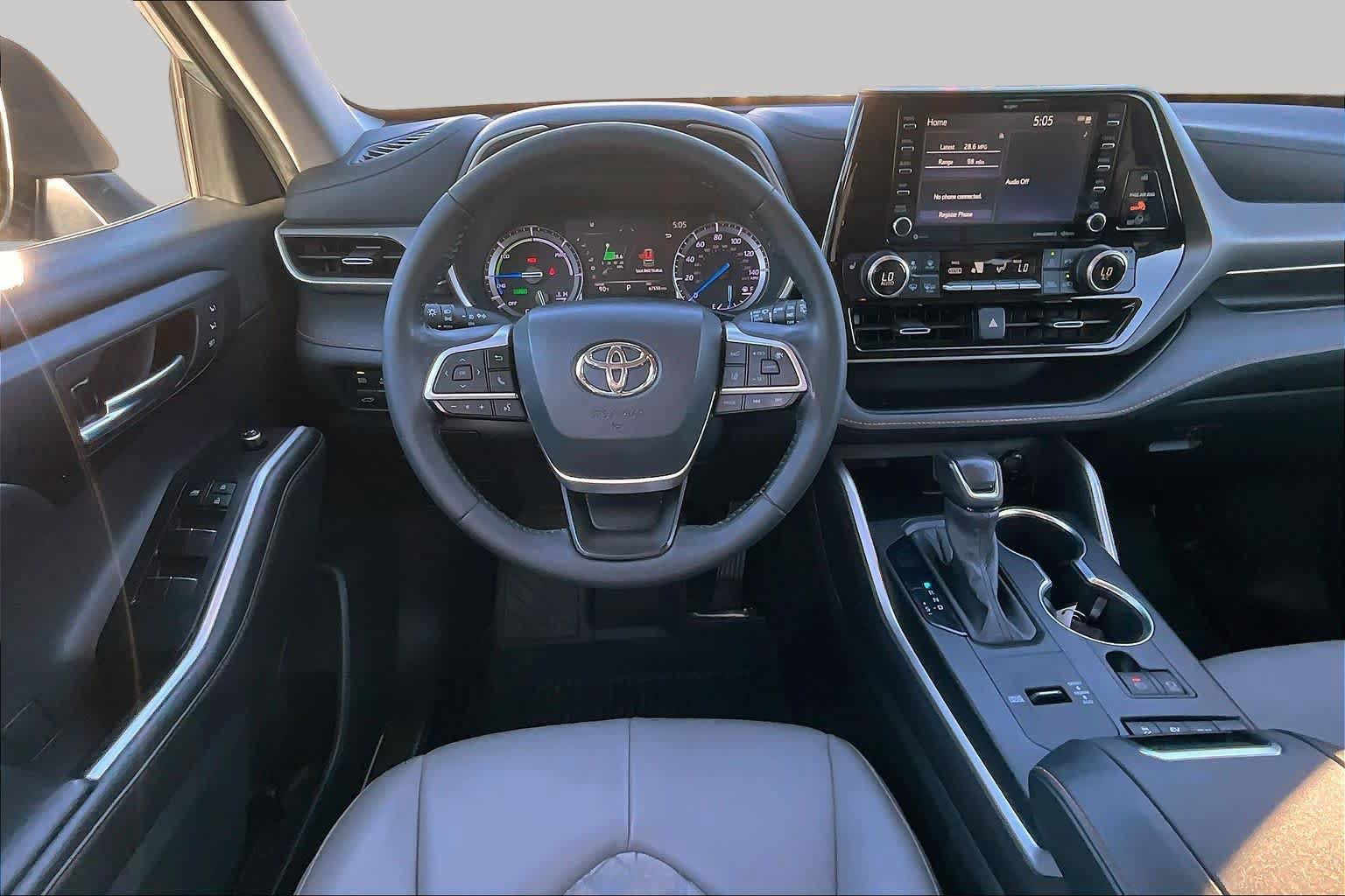 Certified 2022 Toyota Highlander Bronze Edition AWD/4WD image 5