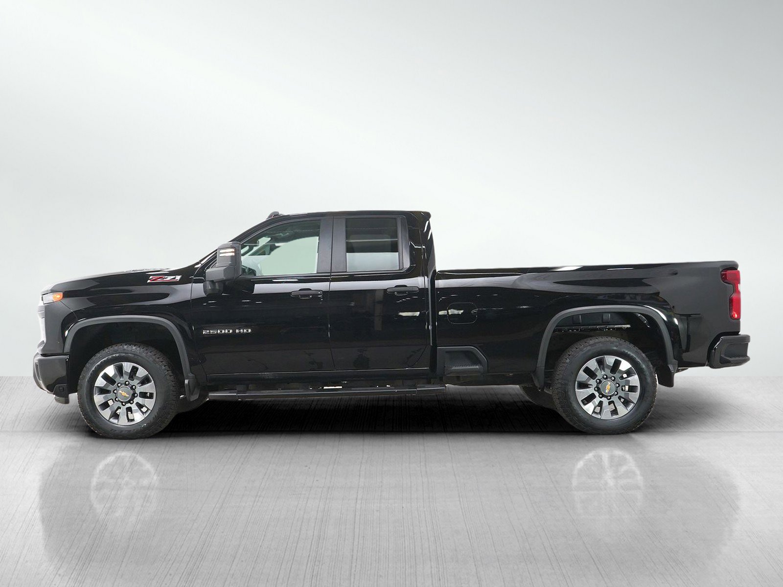 Used 2024 Chevrolet Silverado 2500 Custom w/ Custom Value Package AWD/4WD image 2