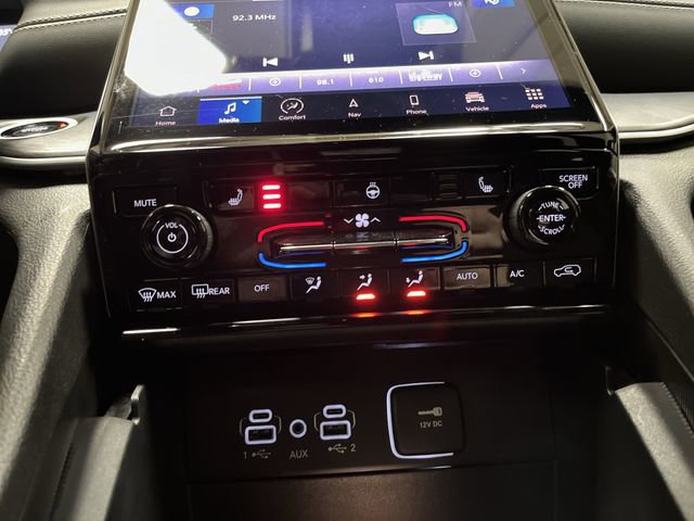 Used 2025 Jeep Grand Cherokee Limited w/ Black Appearance Package image 19