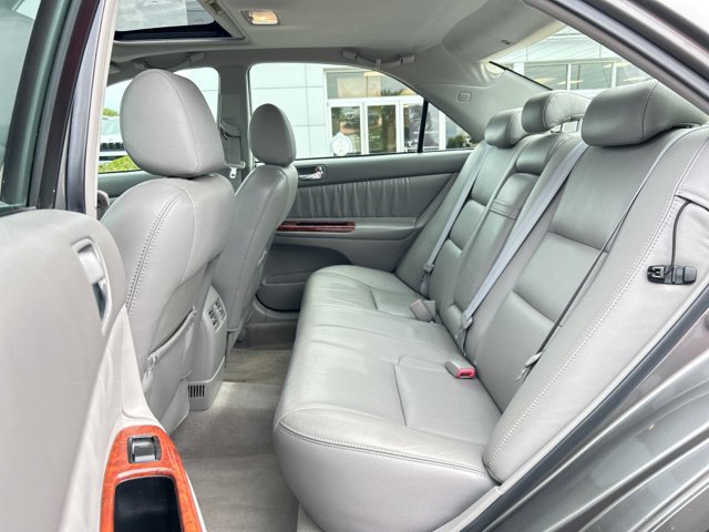 Used 2005 Toyota Camry XLE w/ VSC & Side Airbag Pkg FWD image 17