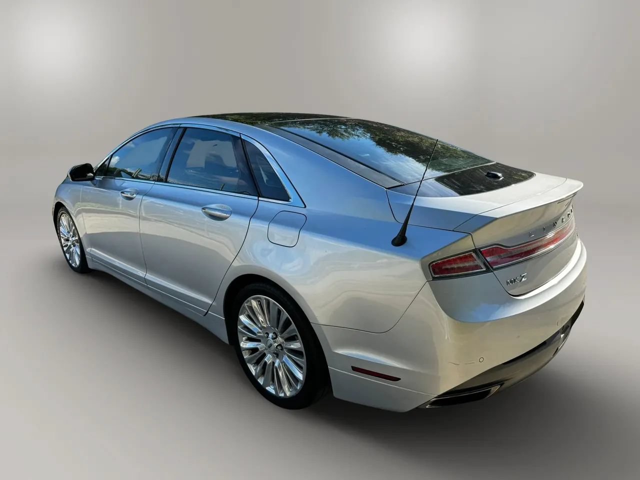 Used 2013 Lincoln MKZ FWD image 9