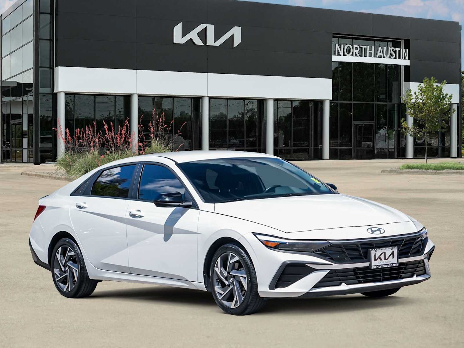 Used 2025 Hyundai Elantra Sport FWD image 7