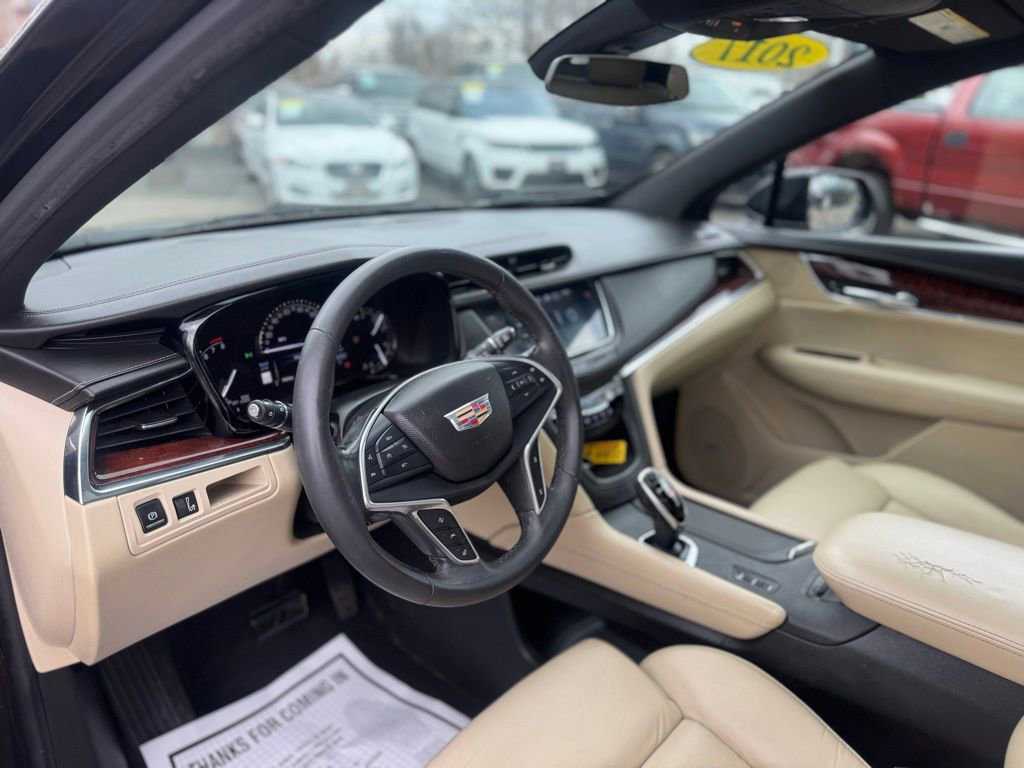 Used 2017 Cadillac XT5 Luxury w/ Driver Awareness Package AWD/4WD image 34
