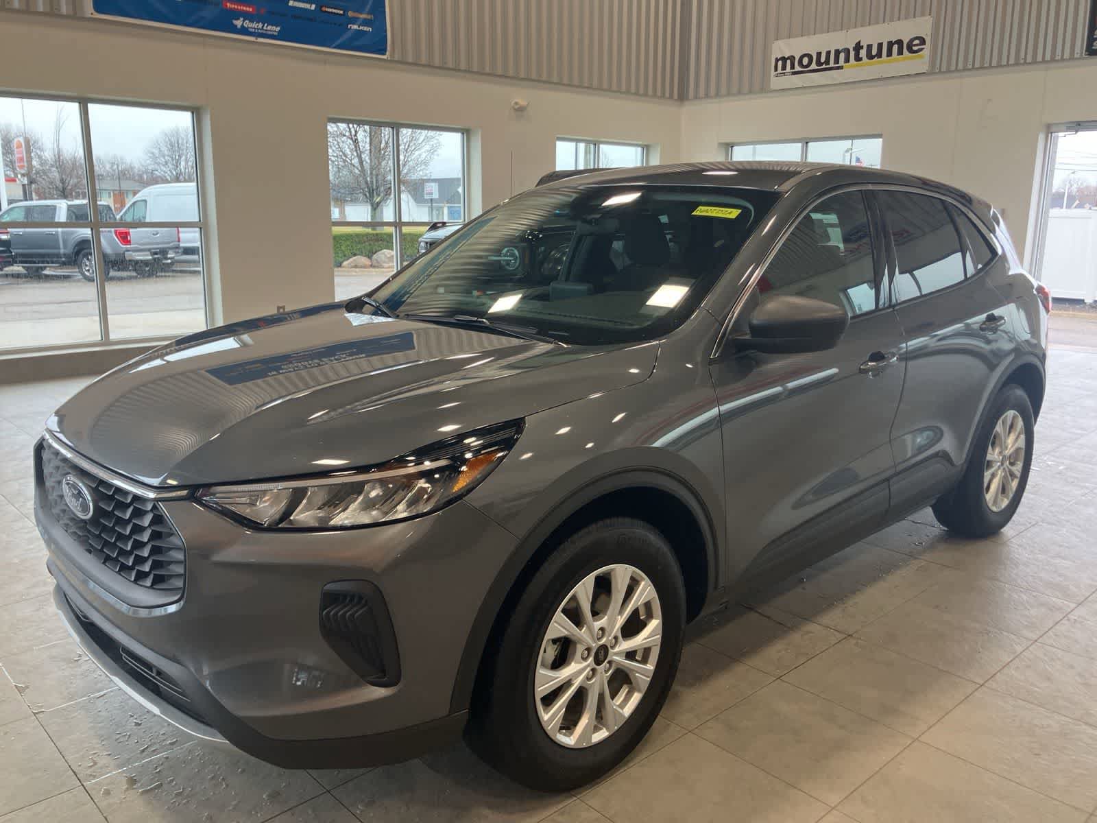 Used 2023 Ford Escape Active AWD/4WD image 1