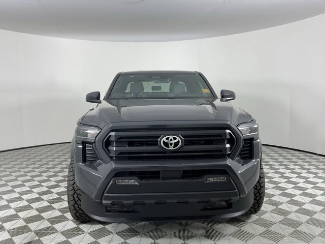 Used 2025 Toyota Tacoma SR5 image 2