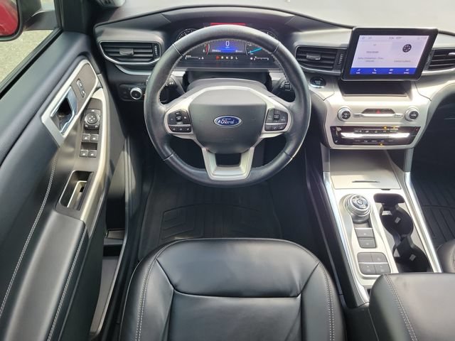 Used 2022 Ford Explorer XLT w/ Equipment Group 202A RWD image 18