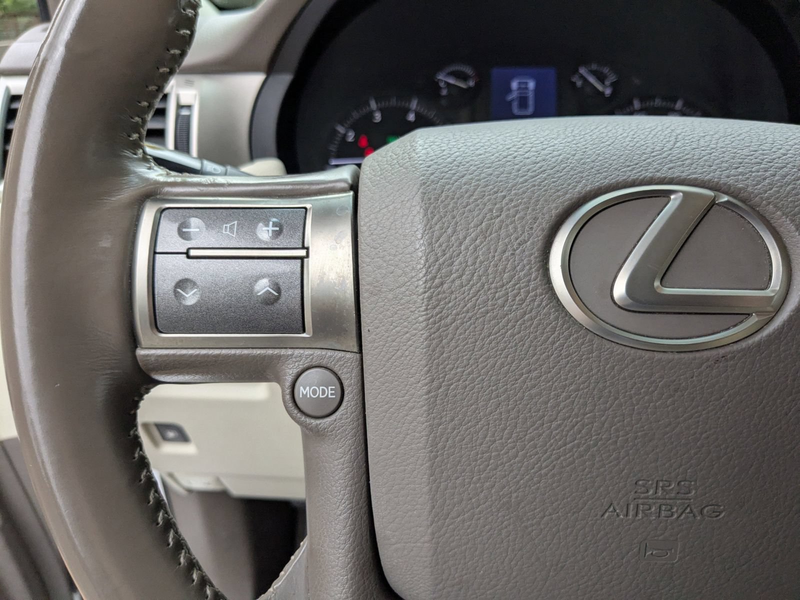 Used 2016 Lexus GX 460 w/ Premium Package AWD/4WD image 18