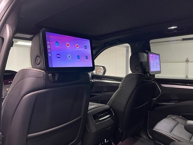 Certified 2026 Cadillac Escalade Luxury AWD/4WD image 17