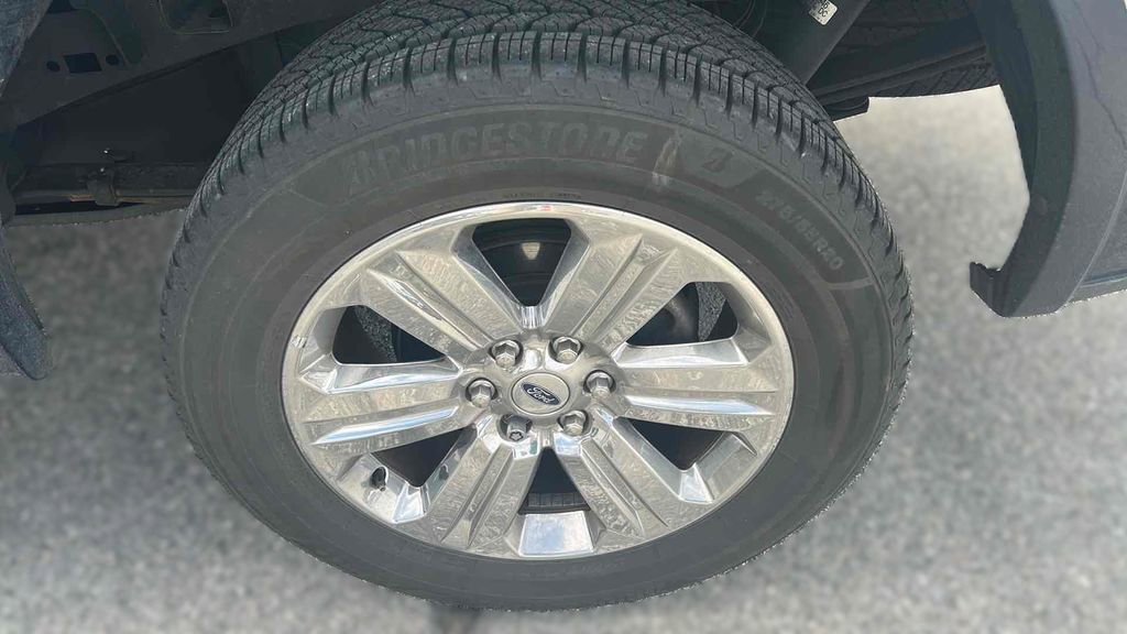 Used 2018 Ford F150 Lariat w/ Equipment Group 502A Luxury image 2