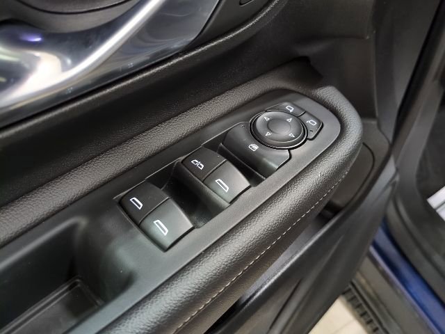 Used 2022 GMC Terrain SLE w/ Driver Convenience Package image 16