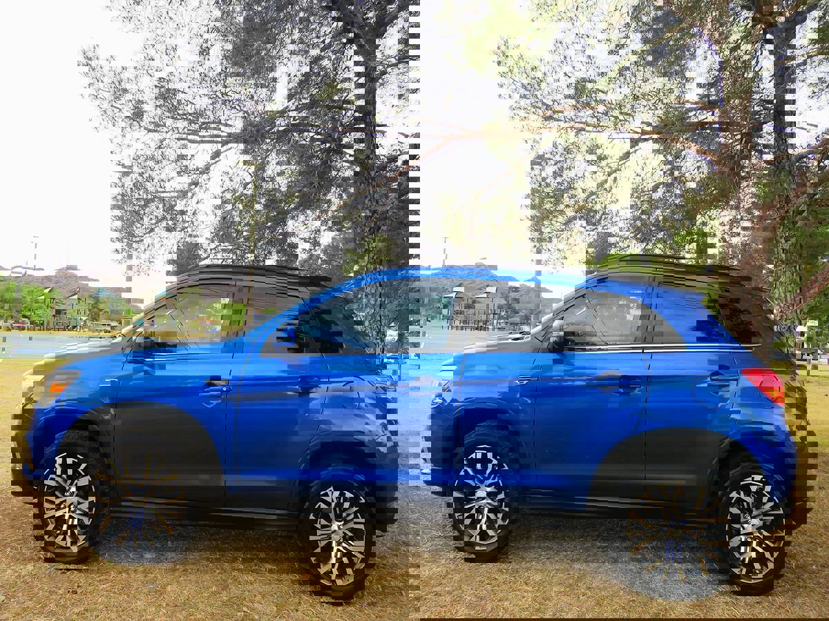 Used 2016 Mitsubishi Outlander Sport GT FWD image 3