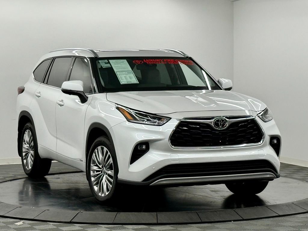 Used 2026 Toyota Highlander Platinum AWD/4WD image 8