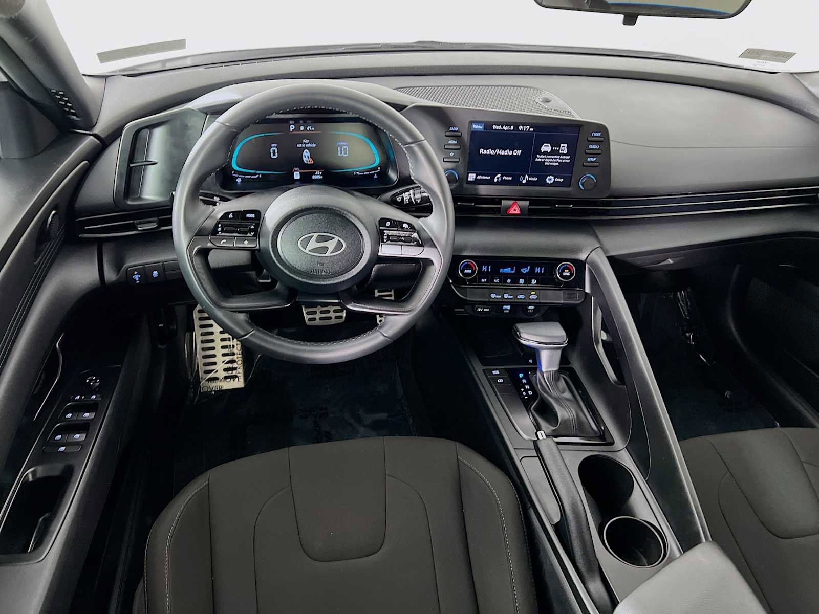 Certified 2025 Hyundai Elantra Sport image 21