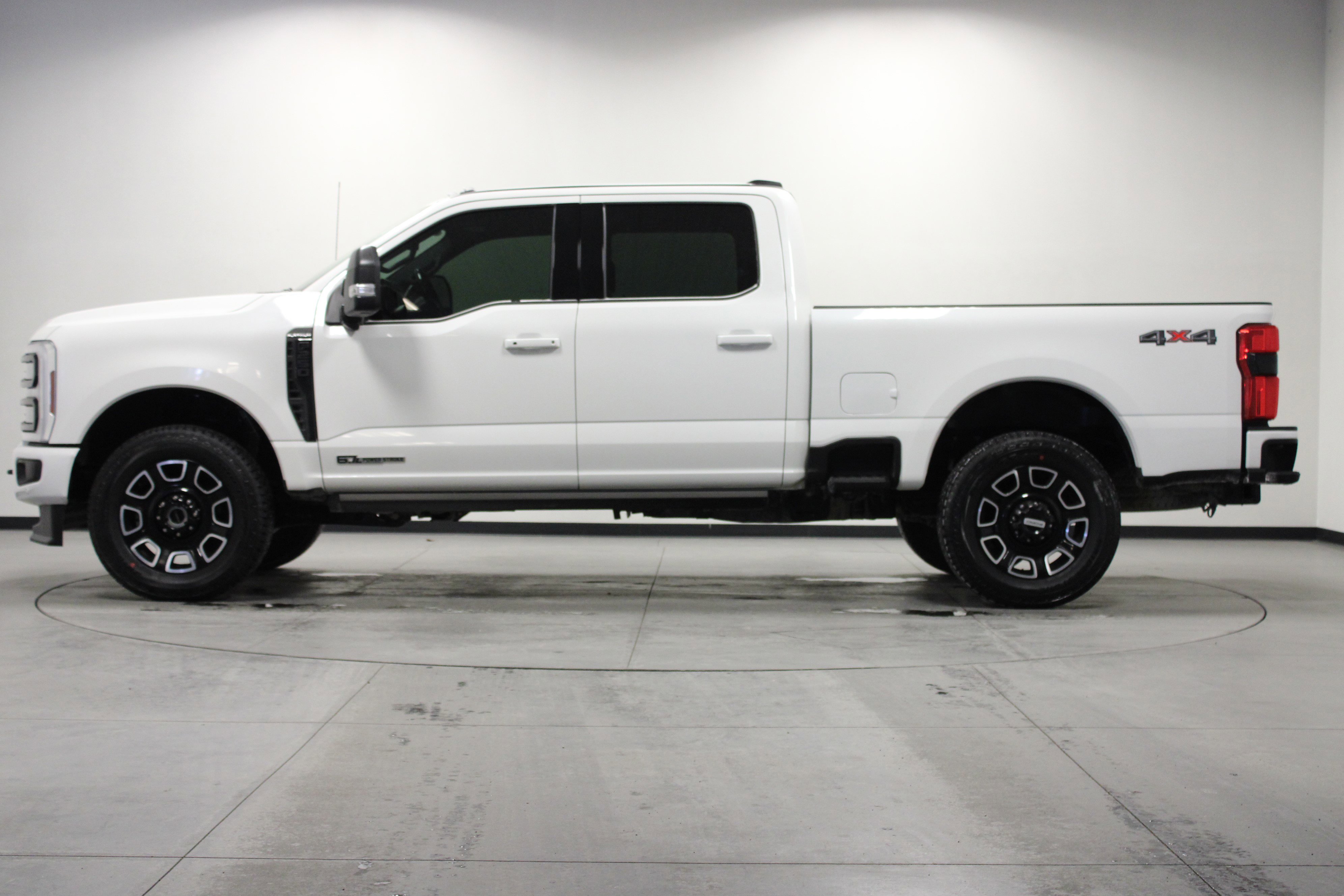 Used 2025 Ford F250 Platinum image 7