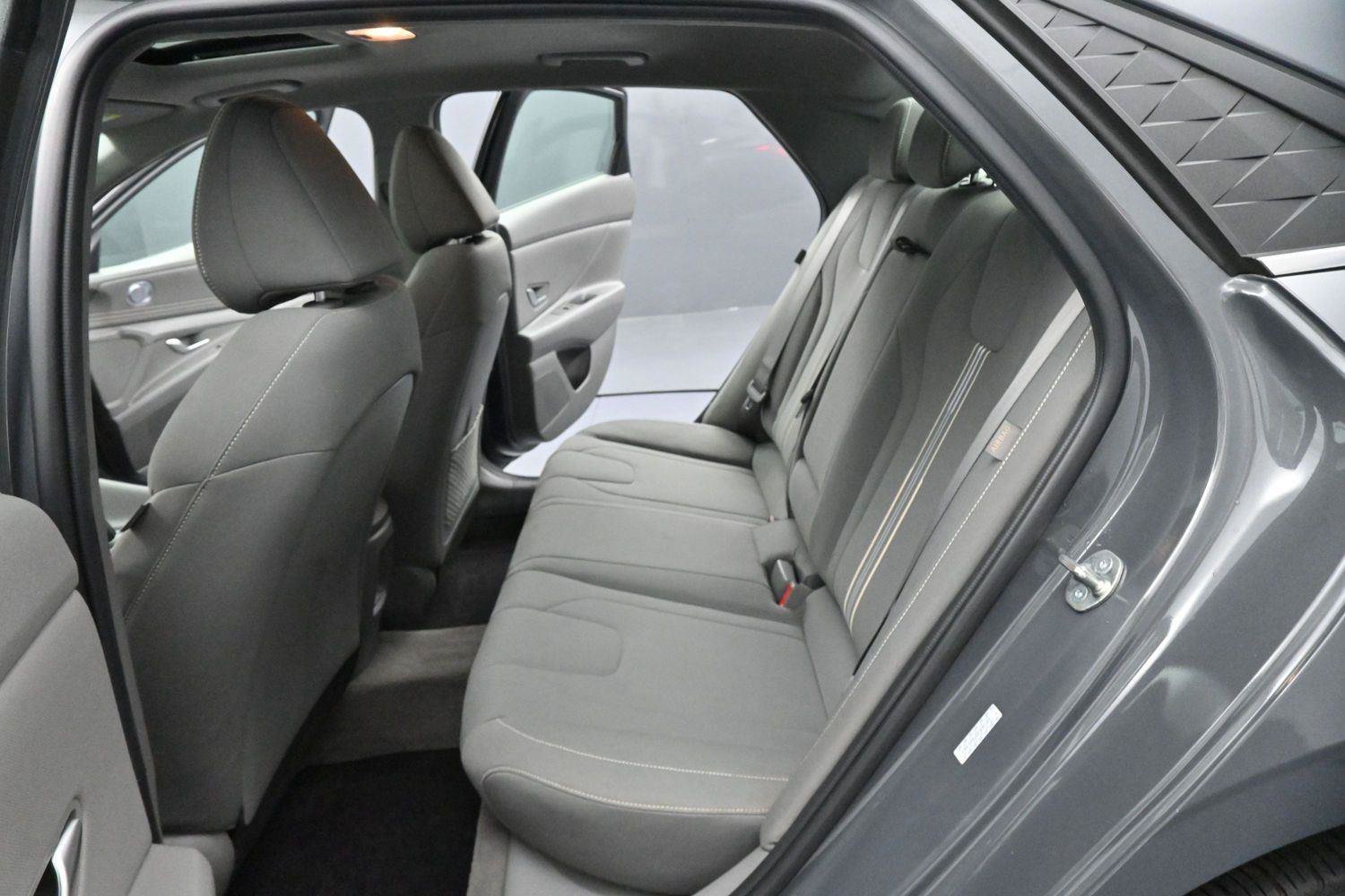 Used 2024 Hyundai Elantra SEL w/ Convenience Package FWD image 29