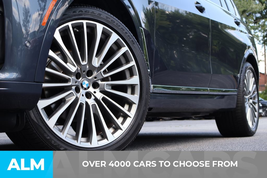 Used 2022 BMW X7 xDrive40i w/ Parking Assistance Package AWD/4WD image 2