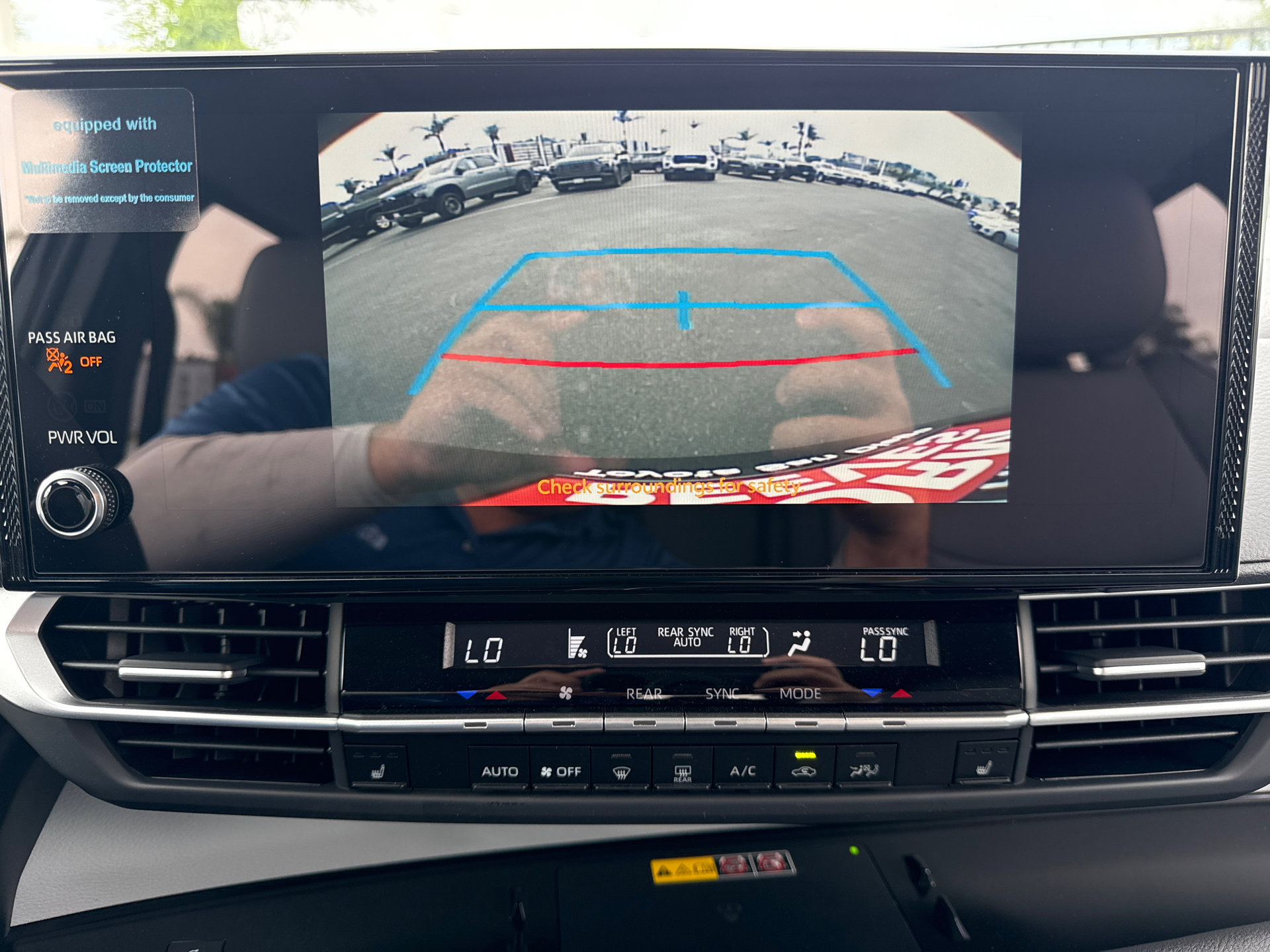 Used 2026 Toyota Sienna XLE FWD image 31