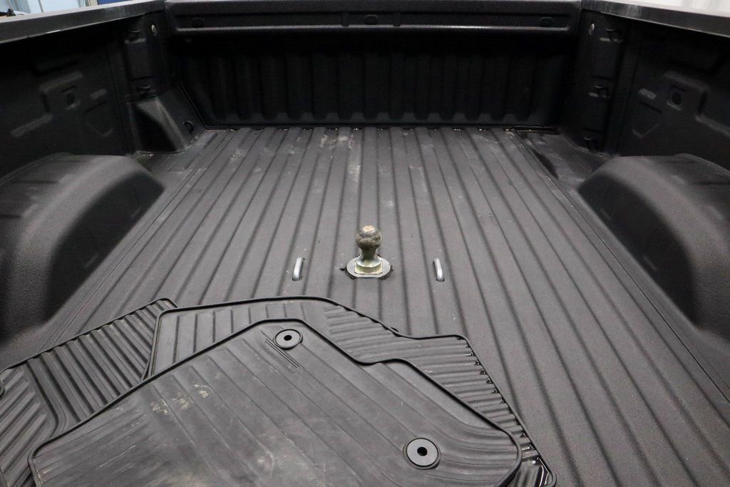 Used 2025 Chevrolet Silverado 2500 Custom w/ Custom Value Package image 16