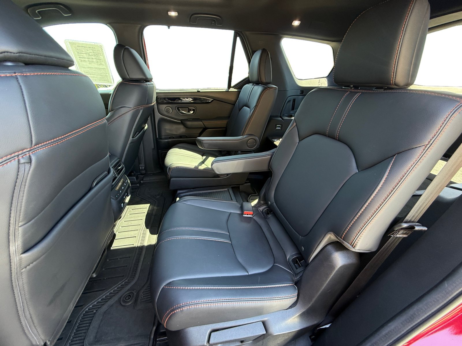 Used 2025 Honda Pilot TrailSport image 16